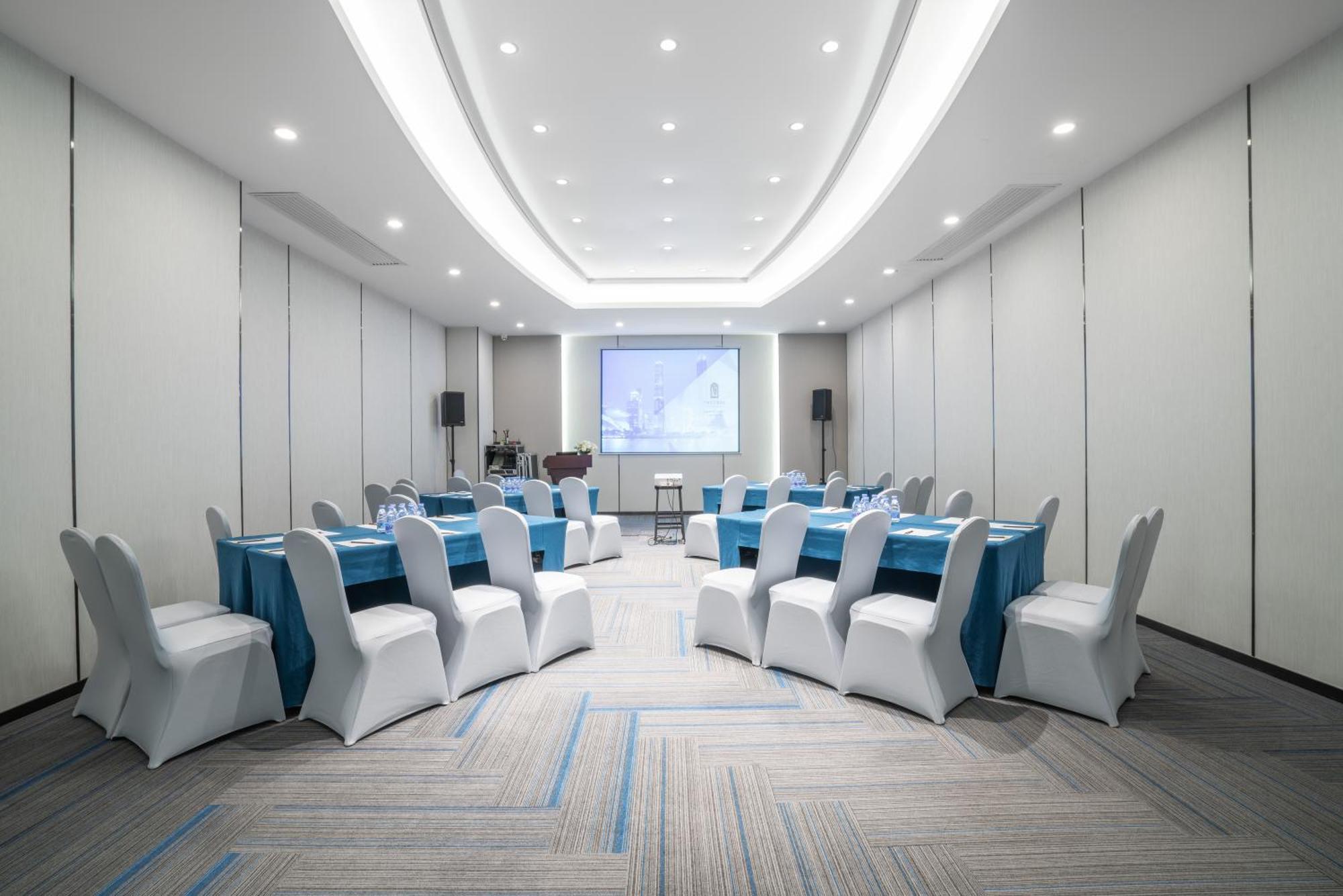 Victoria Hotel Guangzhou Zhujiang New Town Екстер'єр фото